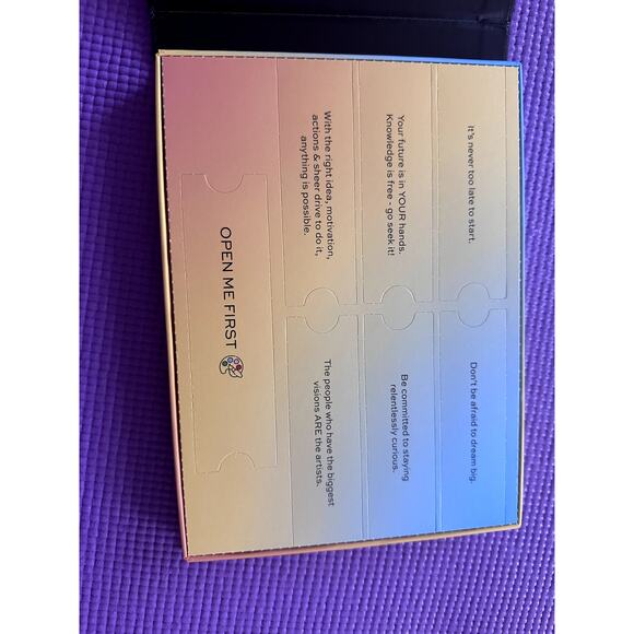 Glamnetic The Essentials Lash Kit: 6 Magnetic Lashes + Lash Grab + Eyeliner Pen - Picture 3 of 5